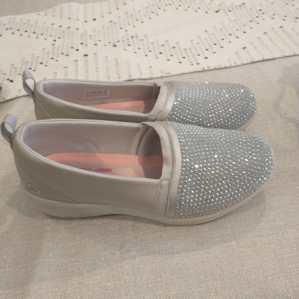 Skechers glitter memory foam slip-ons